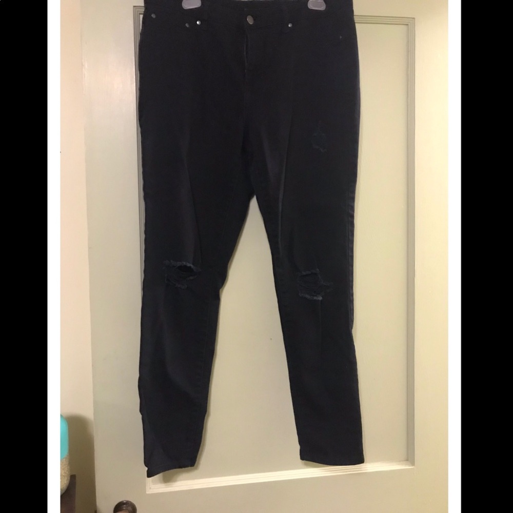 Black skinny jeans distressed
